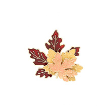 Custom Retro alloy temperament clothes enamel badge maple leaf brooch accessories